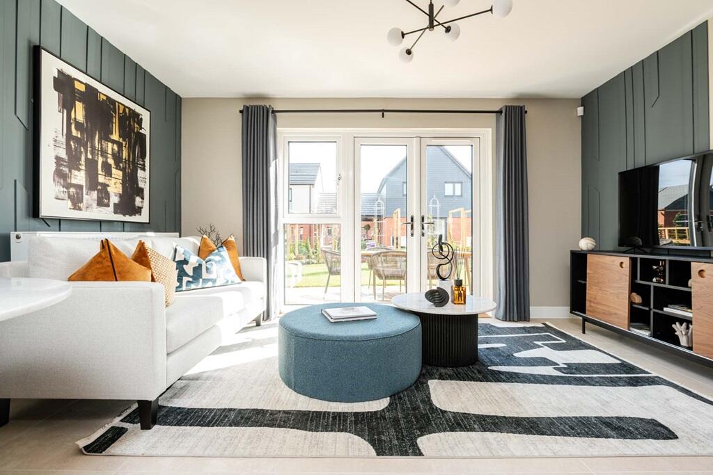 3-bed semi-detached on Buckingham Road,
Milton Keynes,
MK3 5LA, £420,000