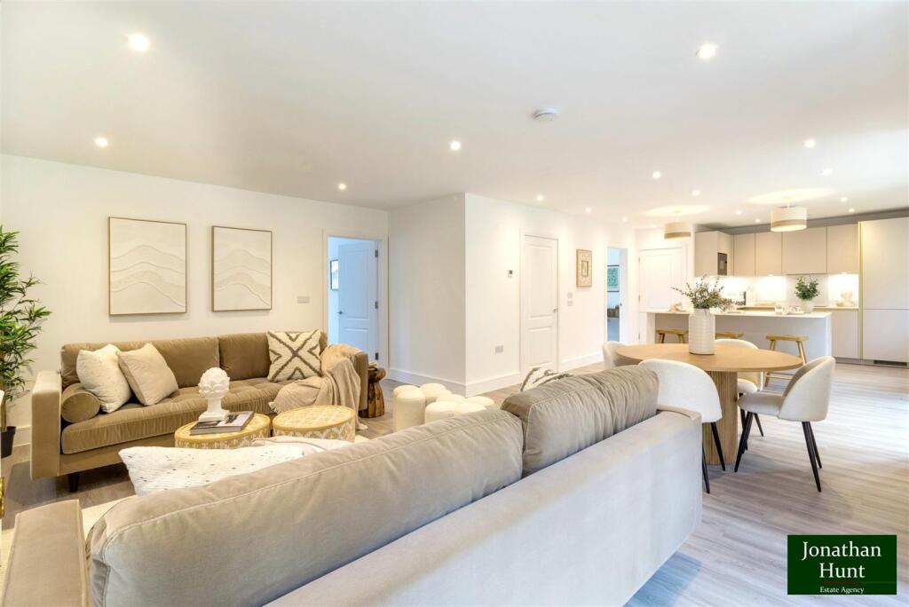 House in Stevenage - View 2