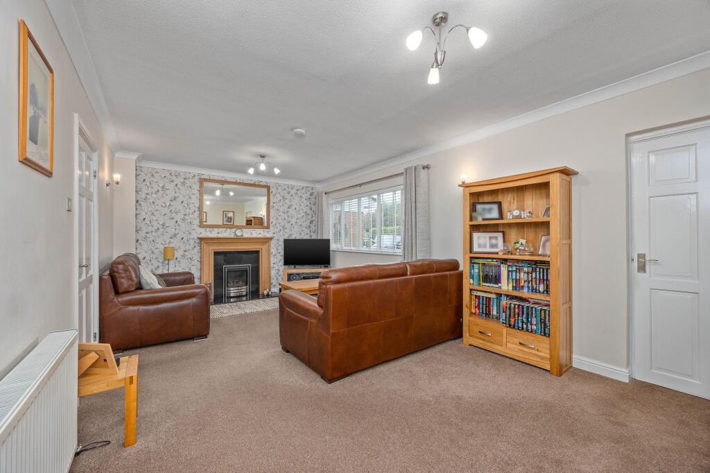 House in Wolverhampton, Castlecroft - View 5