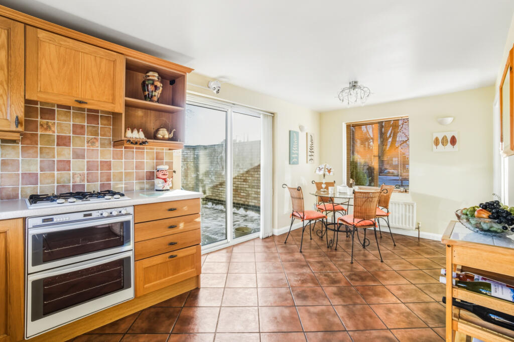 House in Bishop's Stortford, Hockerill - View 2