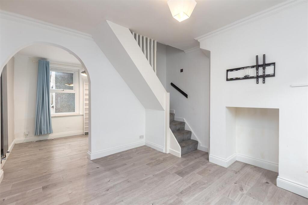House in Lancaster - View 4