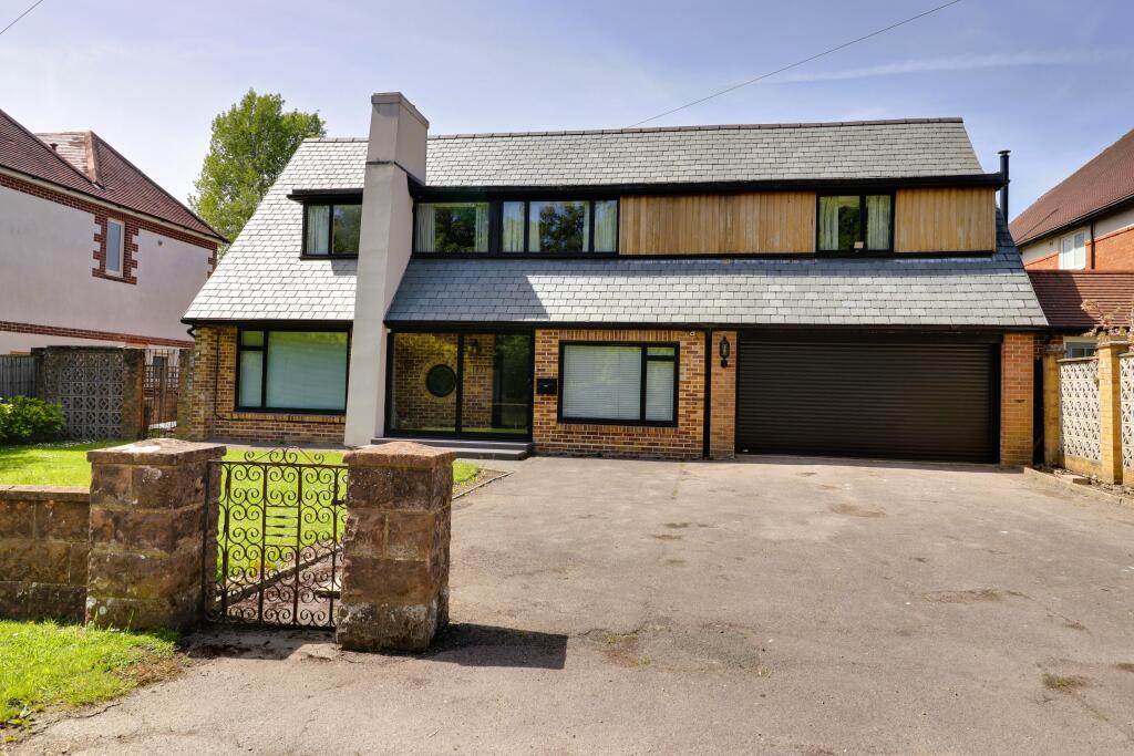 Main image of property: PORTSMOUTH ROAD, HORNDEAN