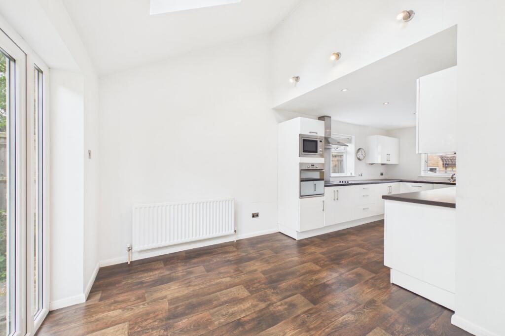 House in Wokingham - More