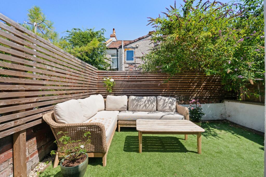 House in Bristol, Windmill Hill, Totterdown - More