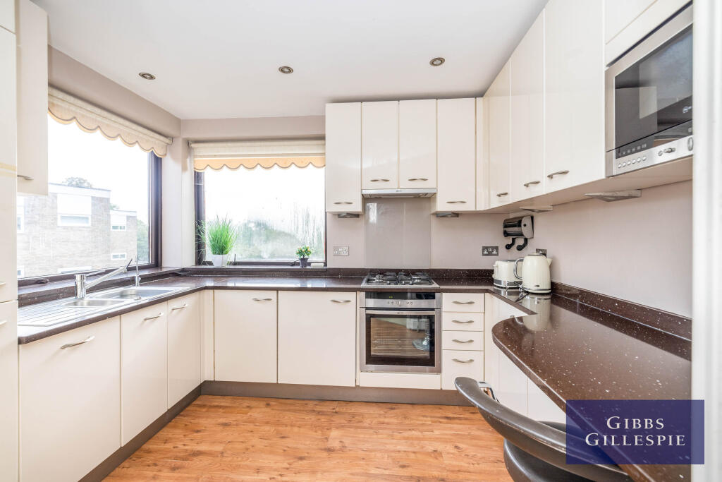 Apartment in Harrow - View 3
