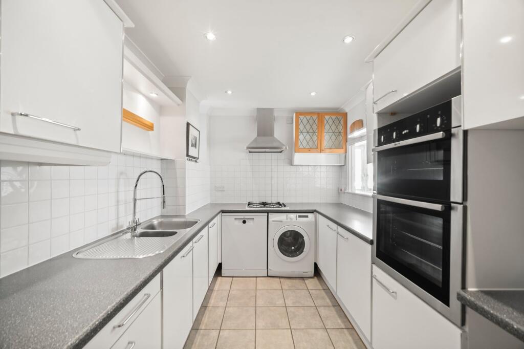 Apartment in London - View 5