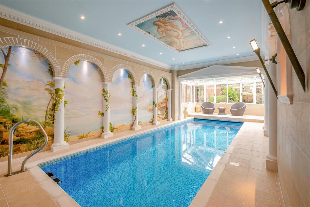 Monmouth Drive, Sutton Coldfield photo 2