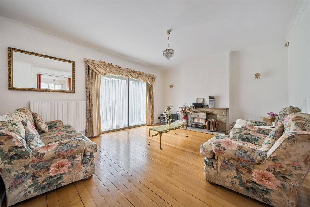 Aycliffe Close, Bromley photo 2