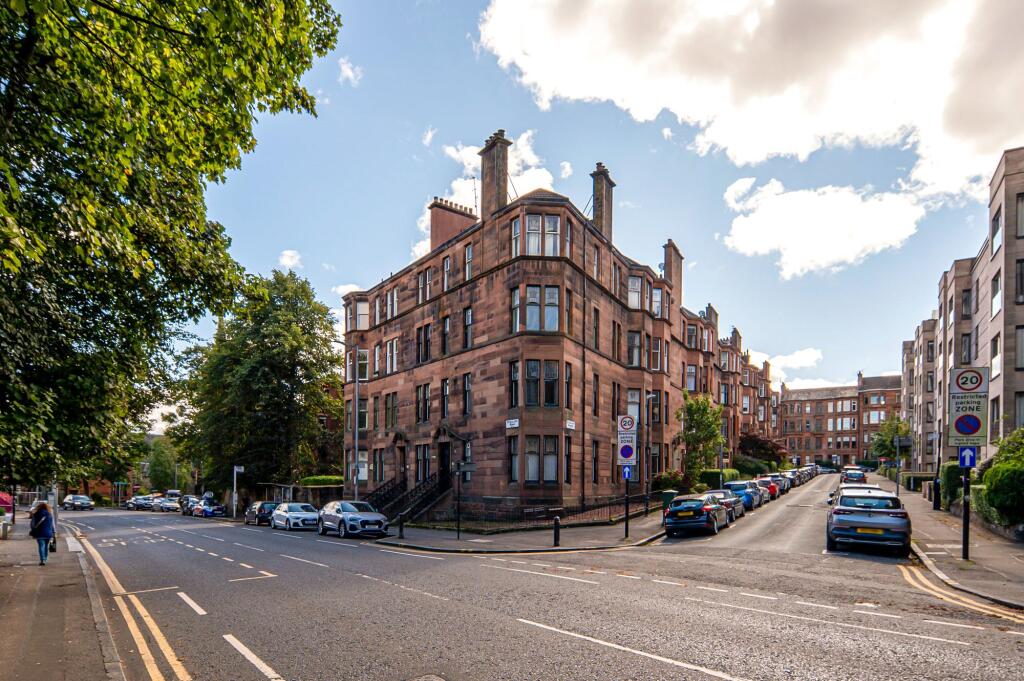 3-bed flat on Hyndland Road, Hyndland, Glasgow, £325,000
