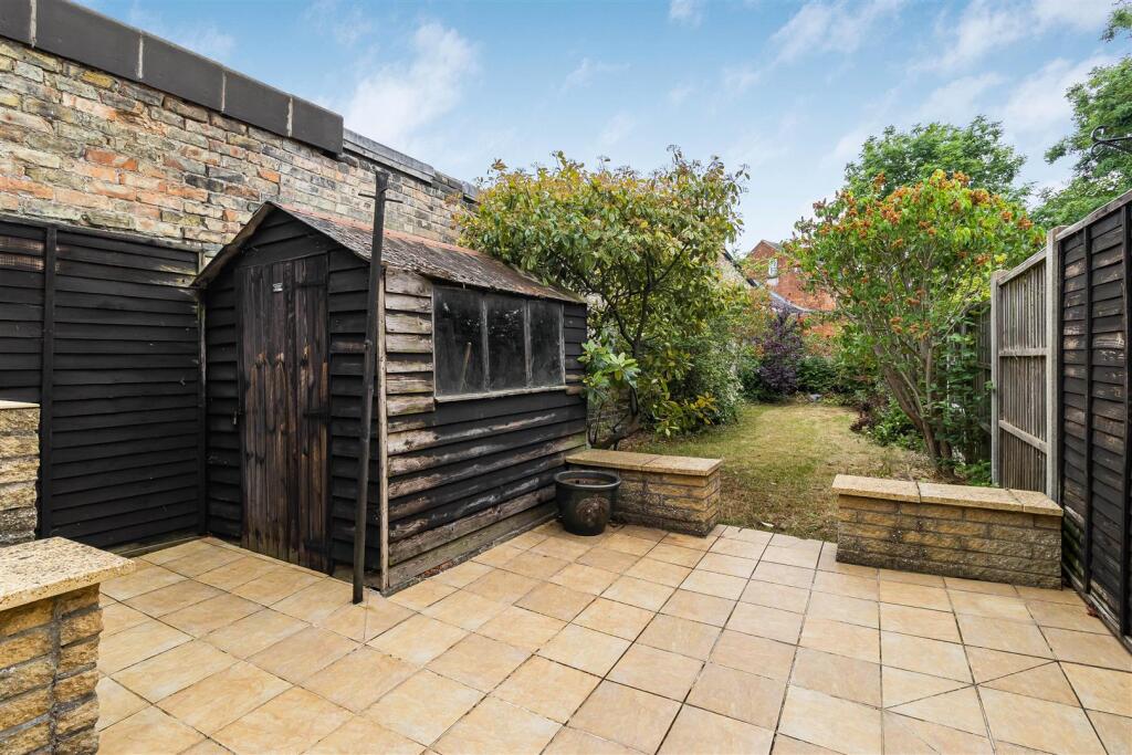 House in Newmarket - View 3