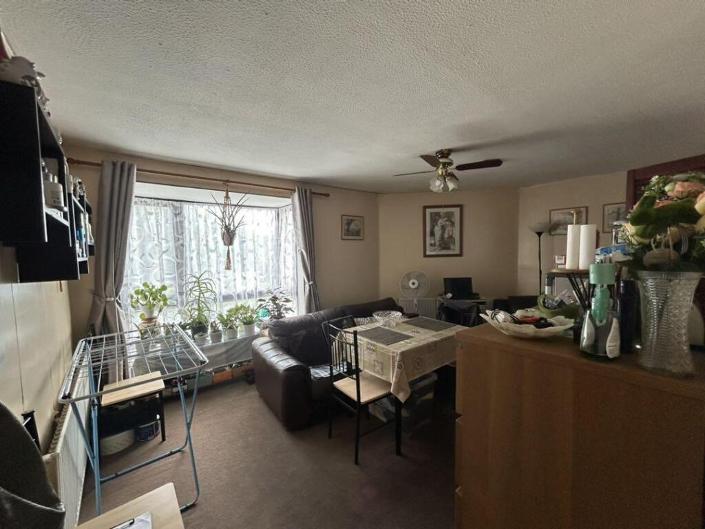 Apartment in Twickenham - View 4