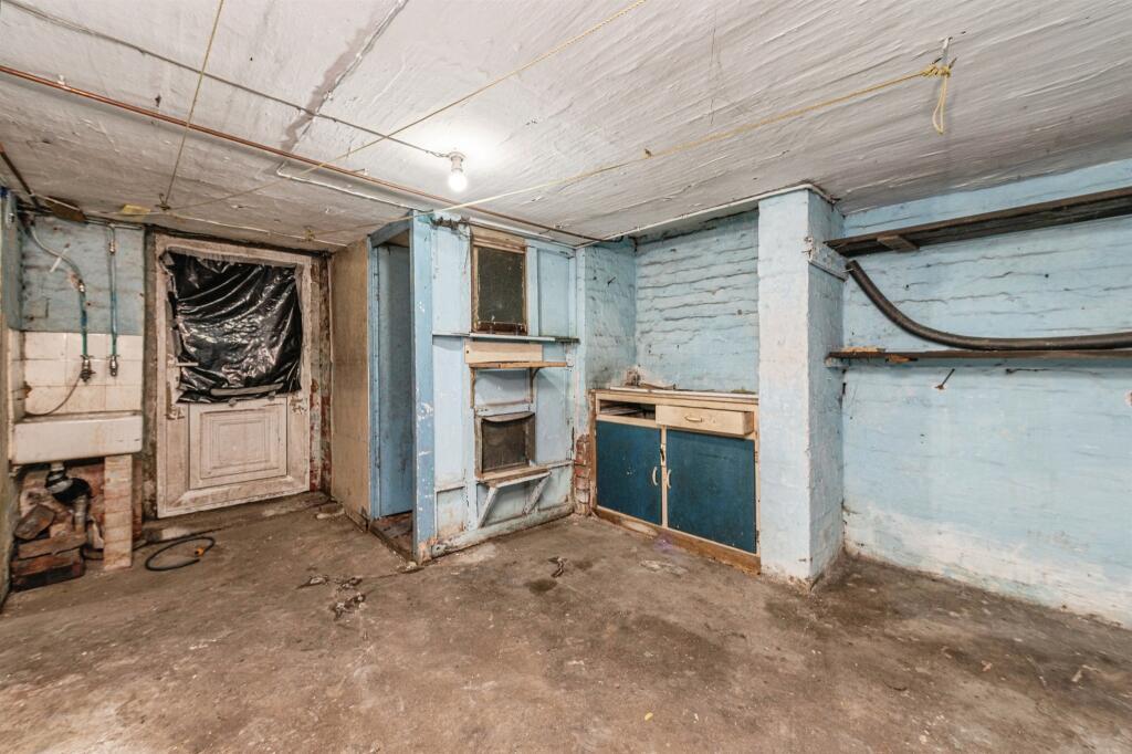 90 Dewhurst Road, Huddersfield, HD2 1BW photo 4
