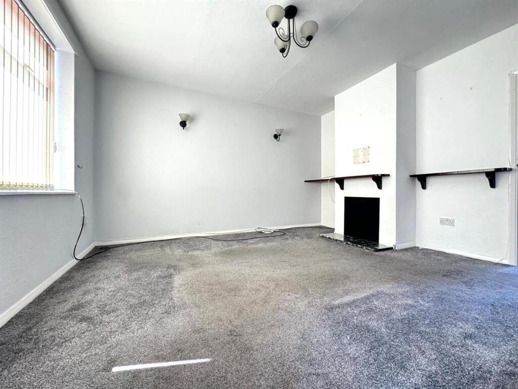 Usk Road, Aveley, RM15 photo 3