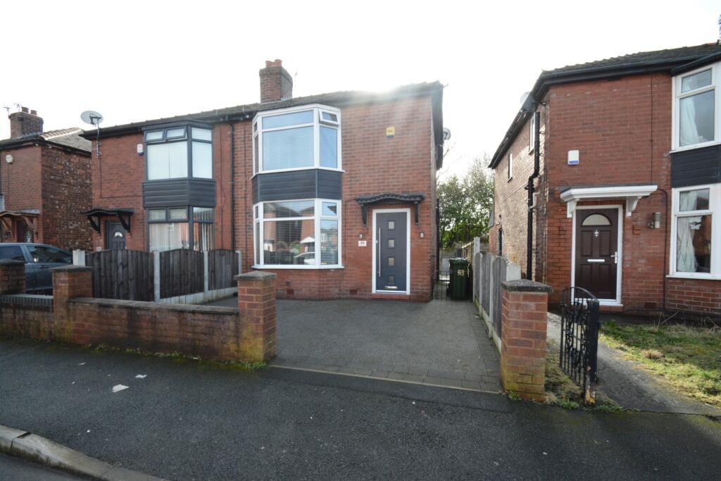 Main image of property: Shelley Grove, Droylsden, M43
