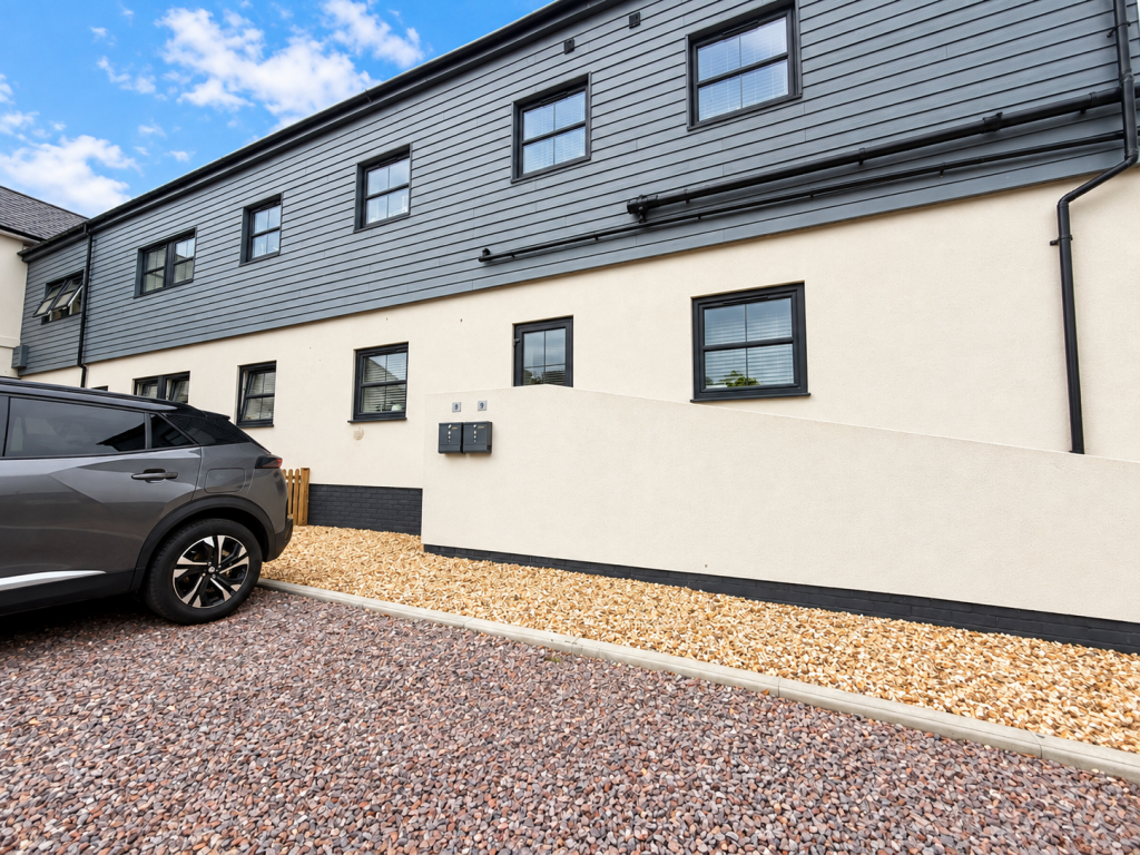 Apartment in Chichester, Oving - View 2