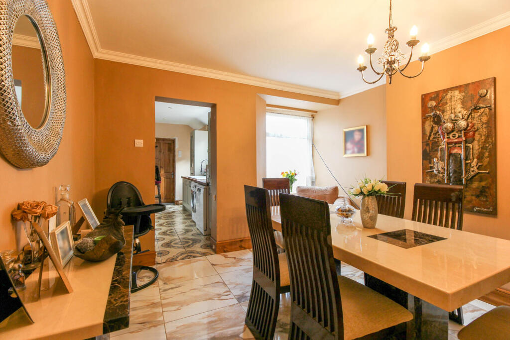 House in Burton Latimer - View 5