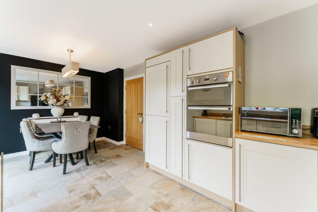 House in Doncaster, Hook - More