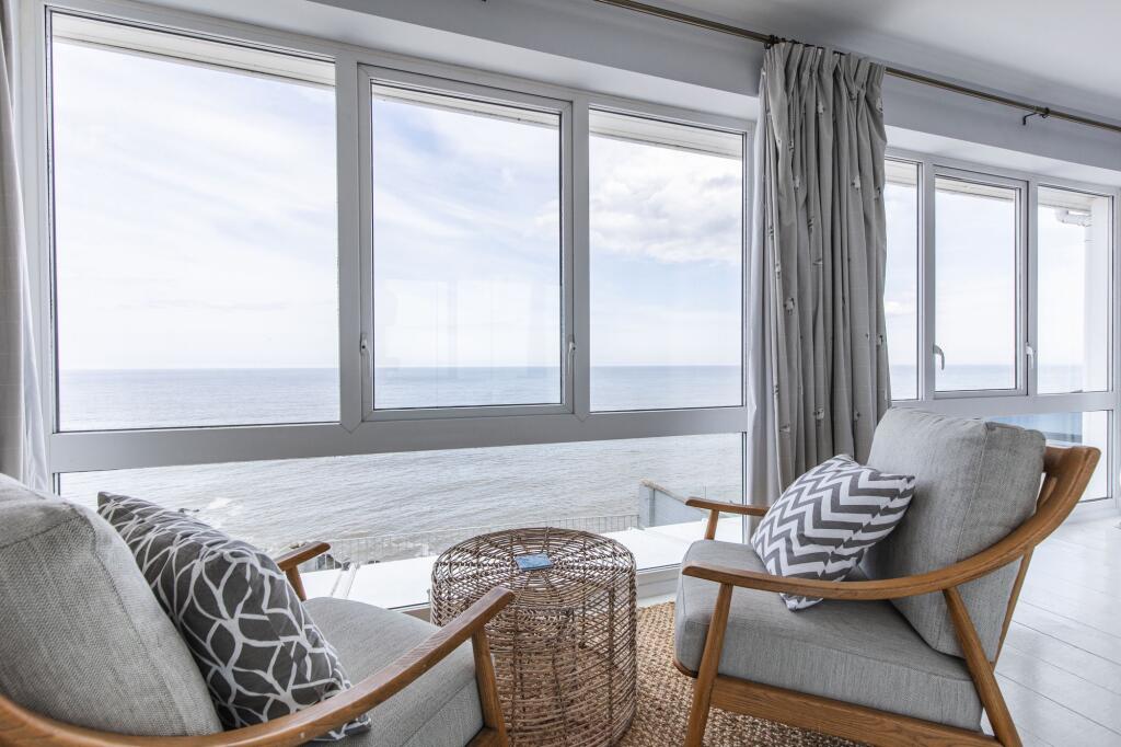 Sea Front Home in Sheringham photo 3