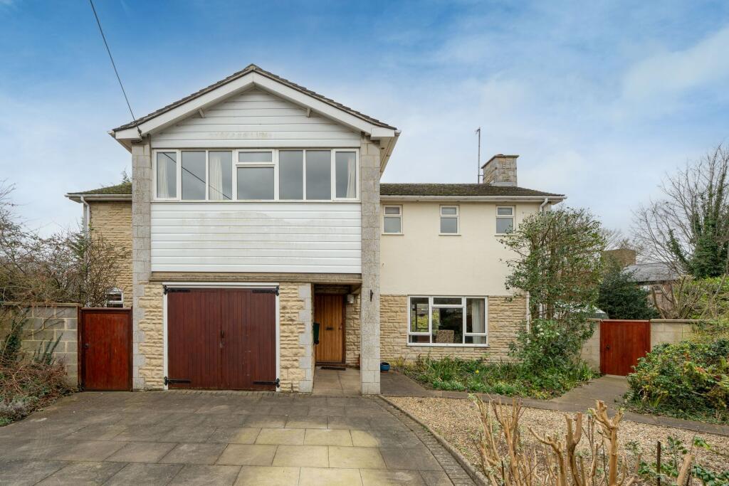 Main image of property: Victoria Road, Bicester, OX26