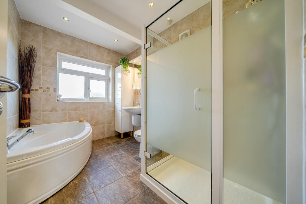 House in Dartford - View 5