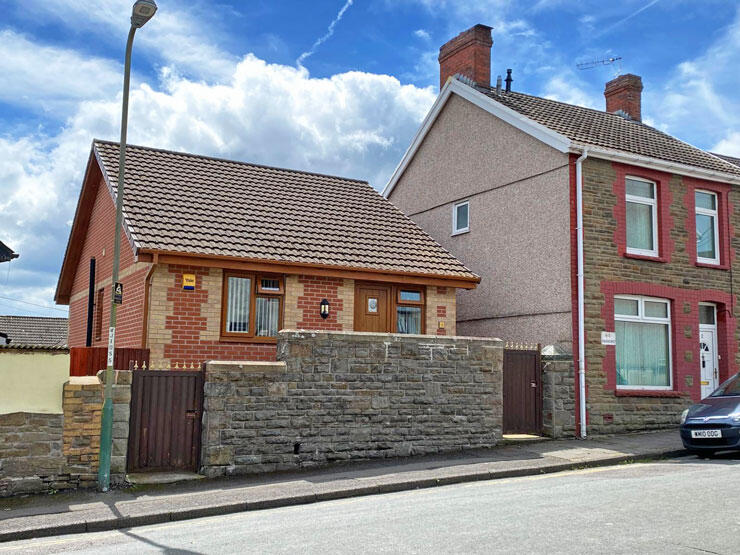 Main image of property: Lisburn Road, Ystrad Mynach, Hengoed, CF82 7AS