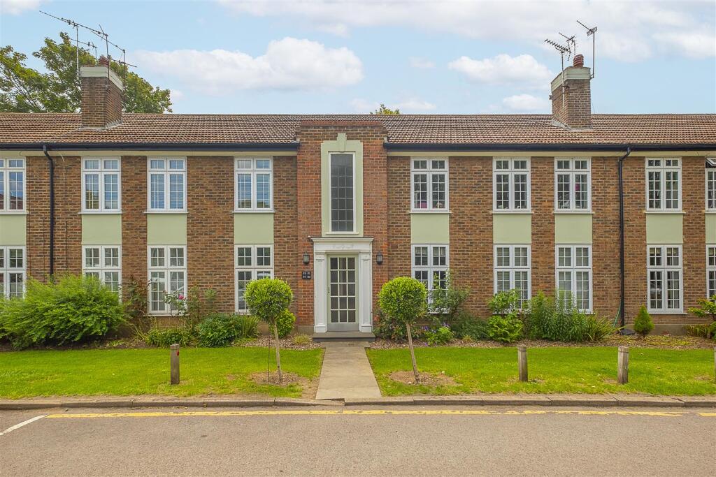 Main image of property: Portsmouth Road, Thames Ditton