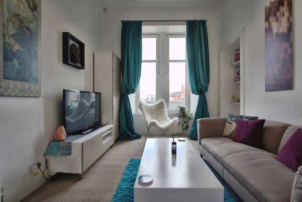 Apartment in Glasgow, Shawmoss, Crossmyloof - View 4