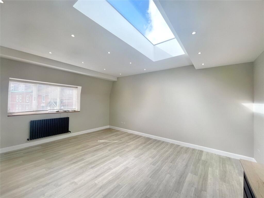 Apartment in Aylesbury, Walton - View 5