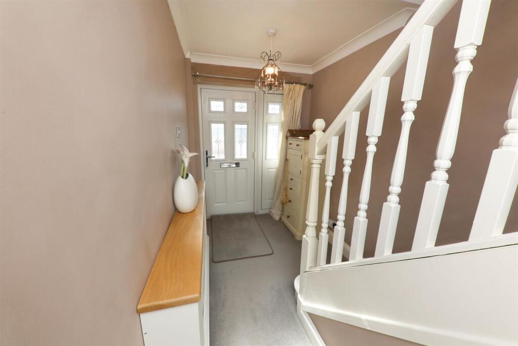 House in Doncaster, Scawthorpe - View 5