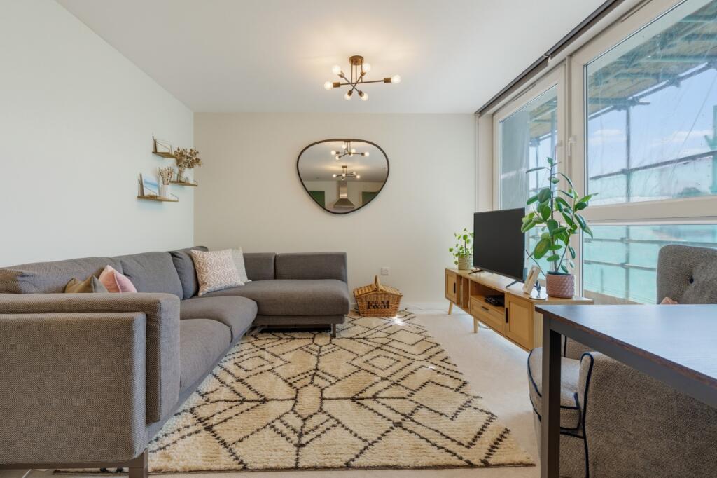 Apartment in London - View 5
