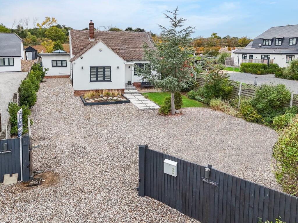 4-bed detached on South Hanningfield Road, Rettendon Common, Chelmsford, CM3, £850,000