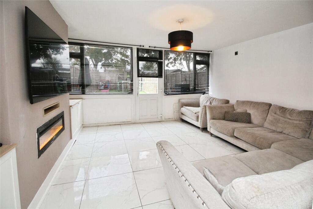 Allen Close, Bletchley, Milton Keynes photo 4