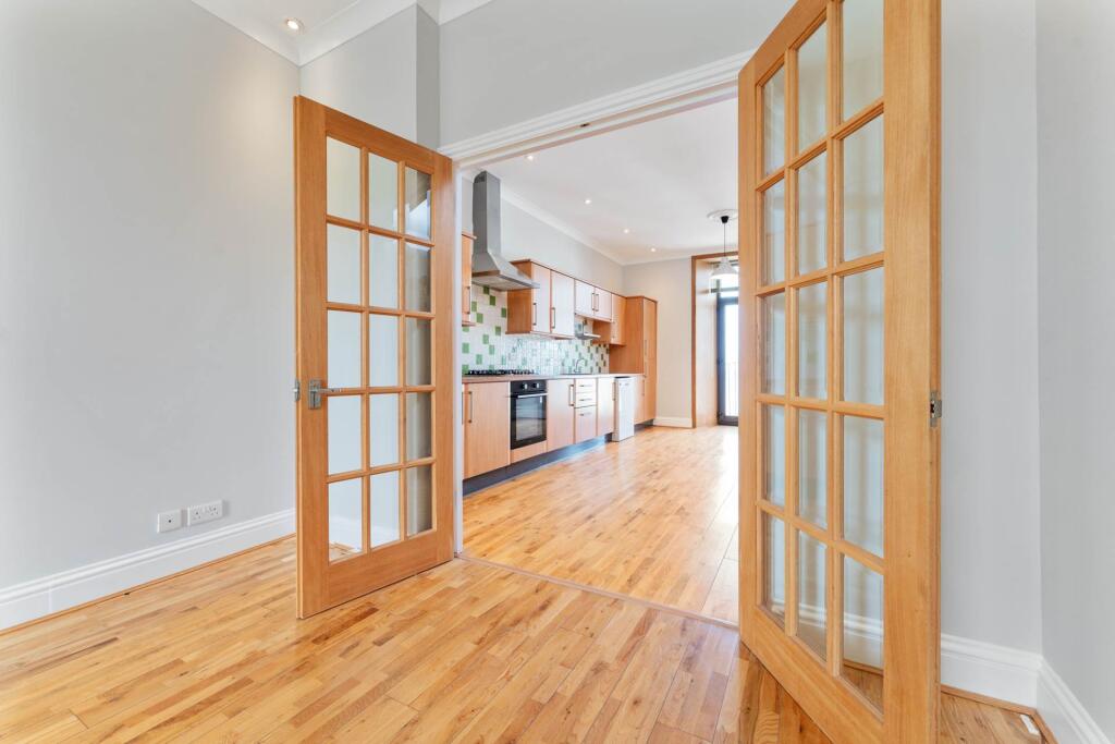 Apartment in Paisley - More