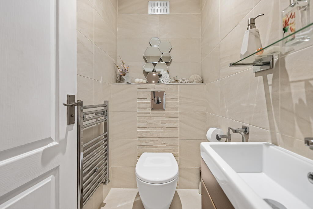 Additional image 16 of The Drive, Welwyn, Hertfordshire, AL6