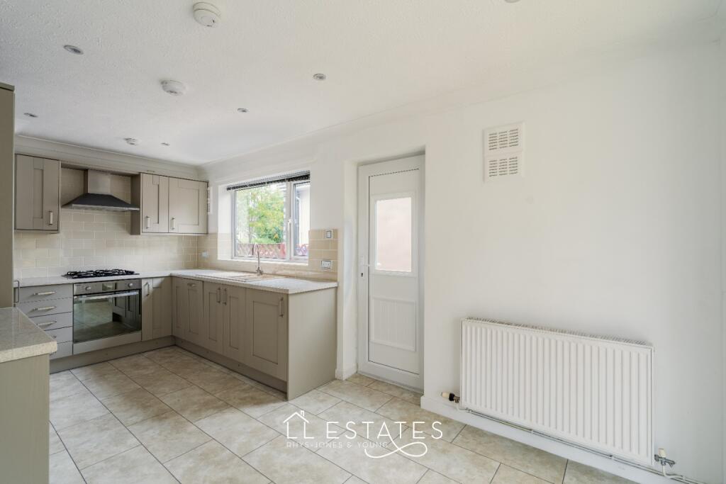 House in St Asaph, Pen Rhewl, St. Asaph - View 4
