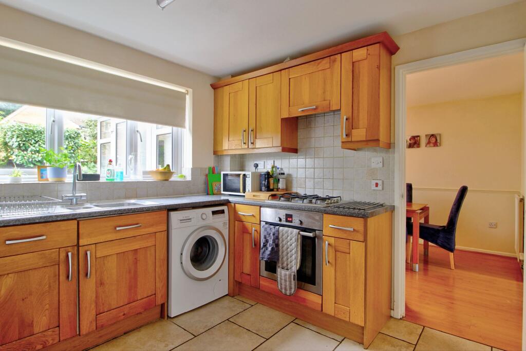 Watson Close, Finchampstead  photo 4