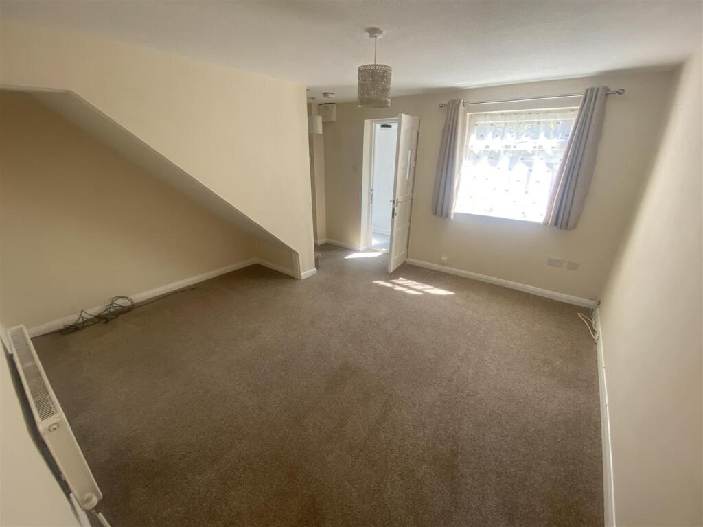 House in Taunton - View 5