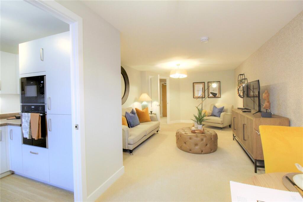 Station Road, Hook, Hamshire, RG27 - View 2