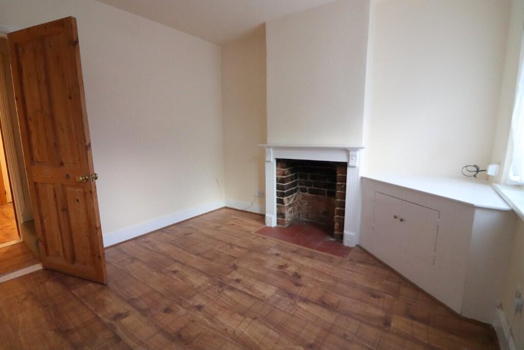 Russell Street, Luton, Bedfordshire, LU1 5EA photo 4