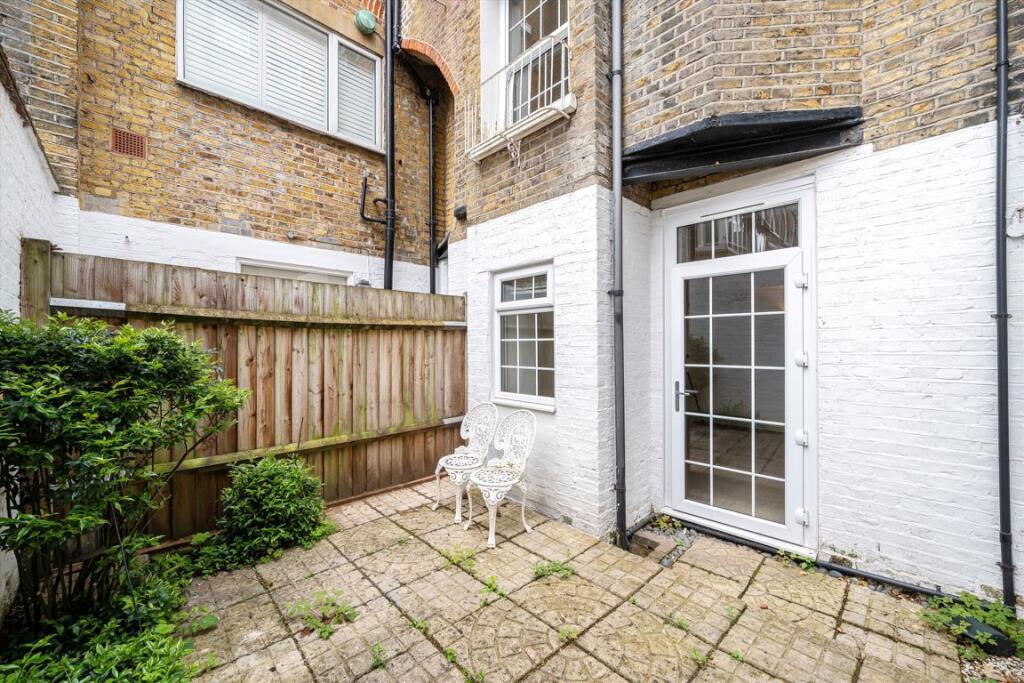 House in London - View 4