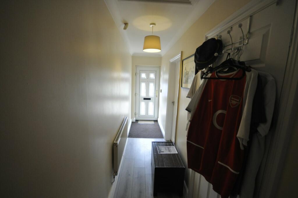 Thames Close, Pensnett, DY5 photo 3