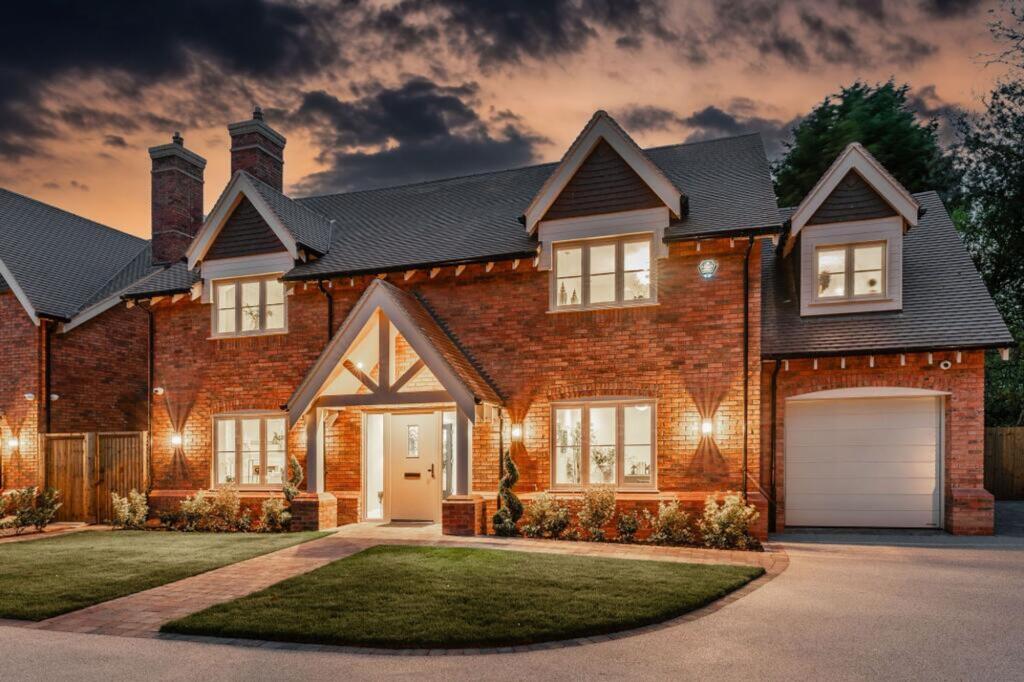 Main image of property: Earlswood Common, Earlswood, B94