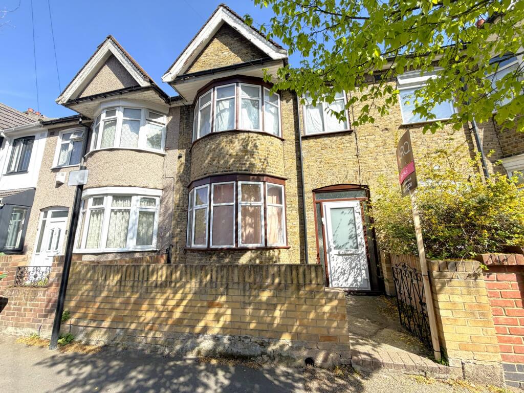 Main image of property: Park Avenue, East Ham, E6