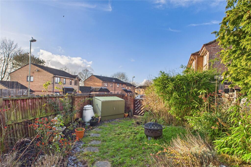Galloway Close, Basingstoke, Hampshire, RG22 photo 4