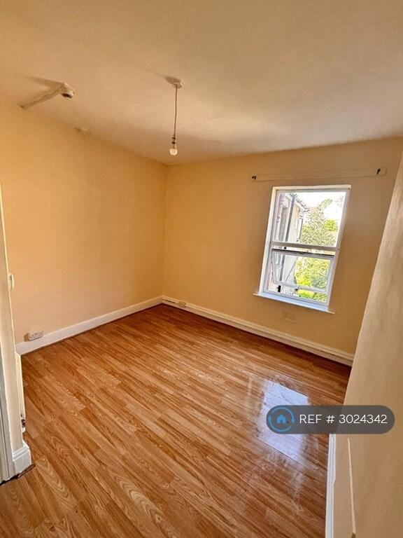 Apartment in Bristol - View 4