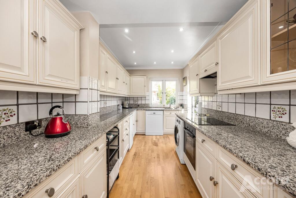 House in Romford - View 5
