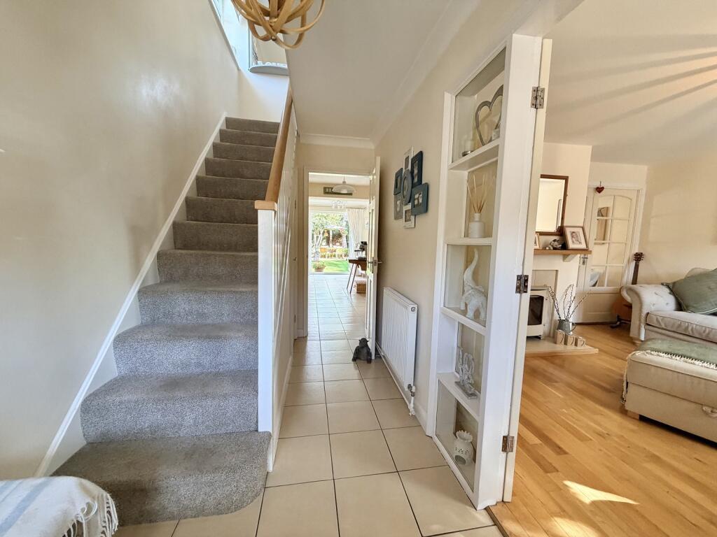 Springwell Drive, Countesthorpe, Leicester, Leicestershire. LE8 5SQ photo 4