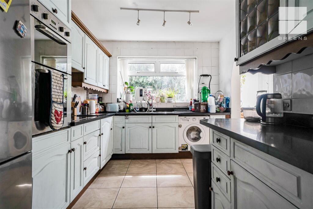 House in London - View 5