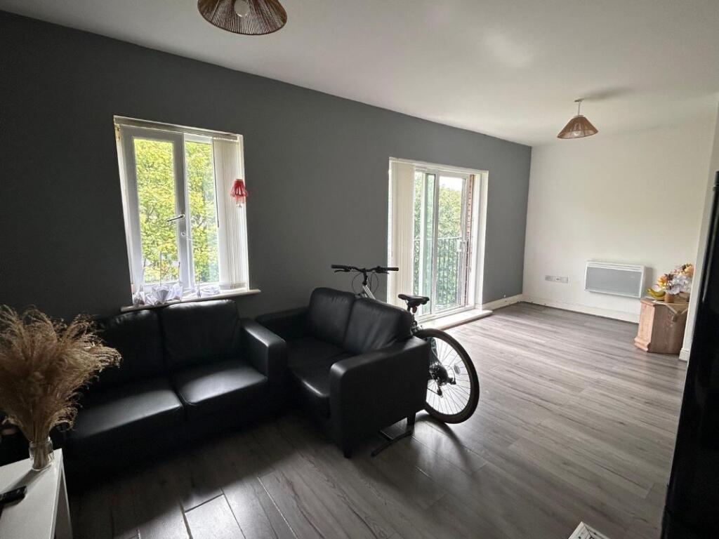 Main image of property: 54 Chapel Gardens, Liverpool, Merseyside, L5 5BE