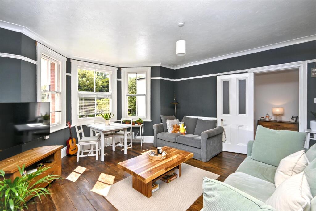 Apartment in Eastbourne, East Sussex - View 5